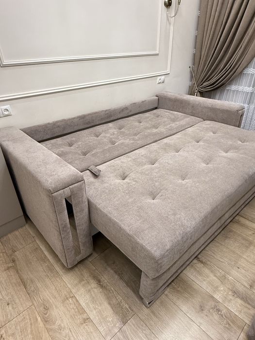 Продам диван. В красивом цвете