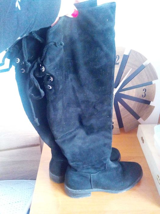 Дамски велурени ботуши