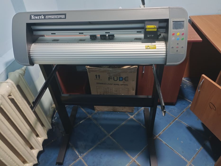 Режущий плоттер Teneth TH-740L