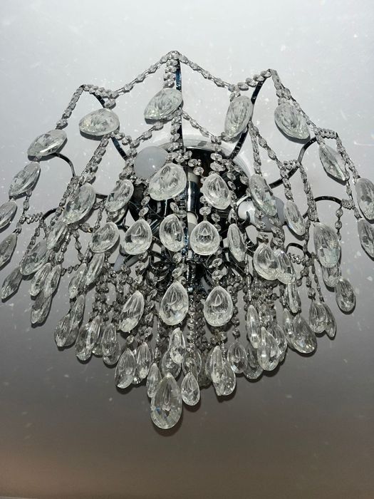 Люстра продается