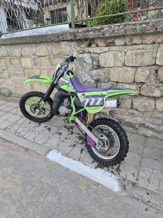 Продавам kawasaki kx 85