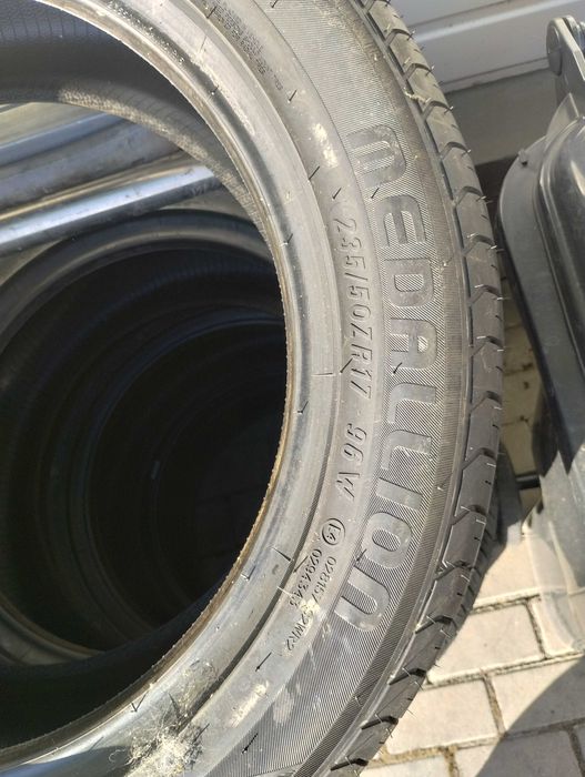 Anvelope vara 235/50zr17 96w