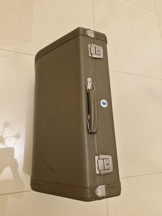 Vând acordeon Hohner Atlantic 4 Deluxe cu 120 basi negru