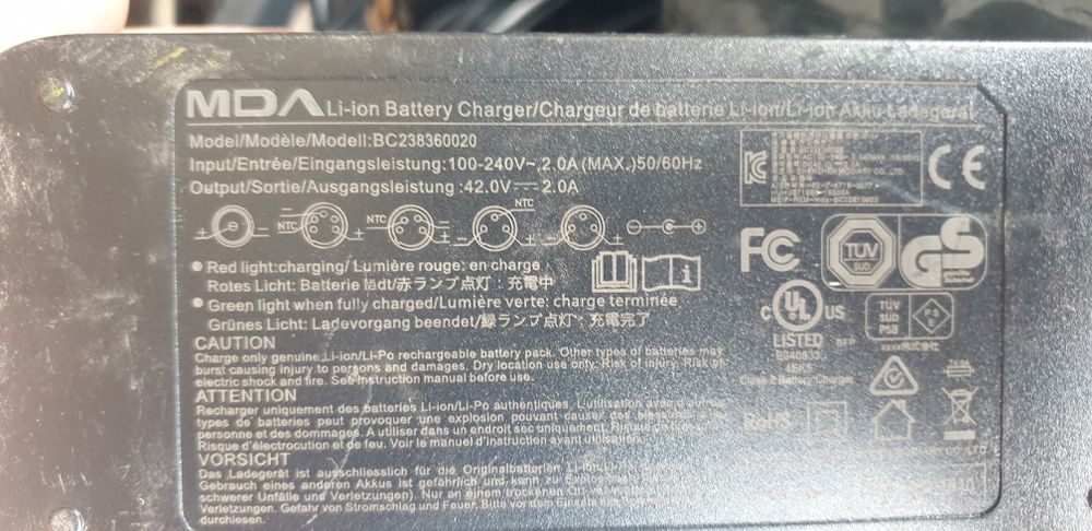 Vand incarcator sau incarcatoare pt trotinete lime xiaomi etc