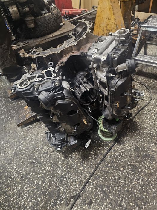 Блок с глави за Jaguar xf 2.7