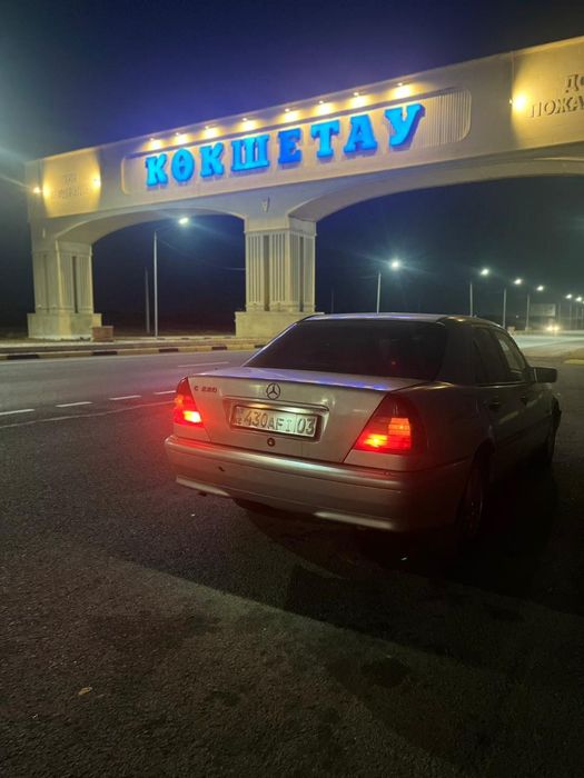 Продам мерс 220.