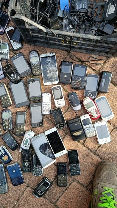 Telefoane retro vintage, pentru piese, 12 ron/buc