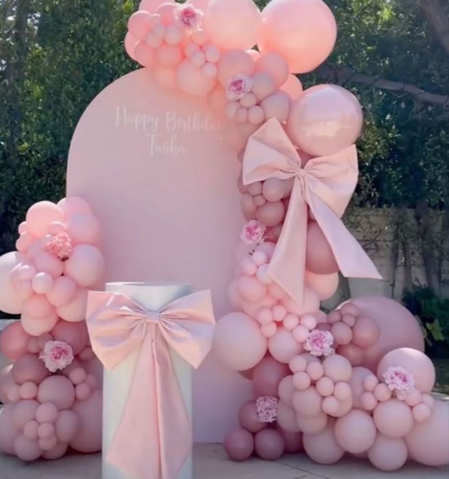 Arcada baloane botez  Aranjamente de masa baloane