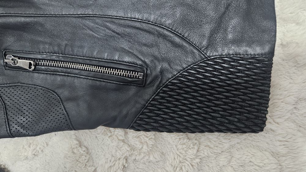 Стильная кожанная куртка