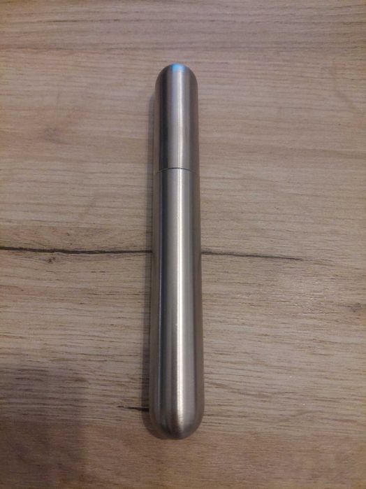 Метален цилиндричен кейс за пура