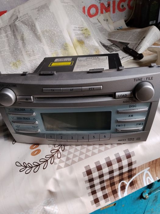 Продам автомагнитолу с Камри