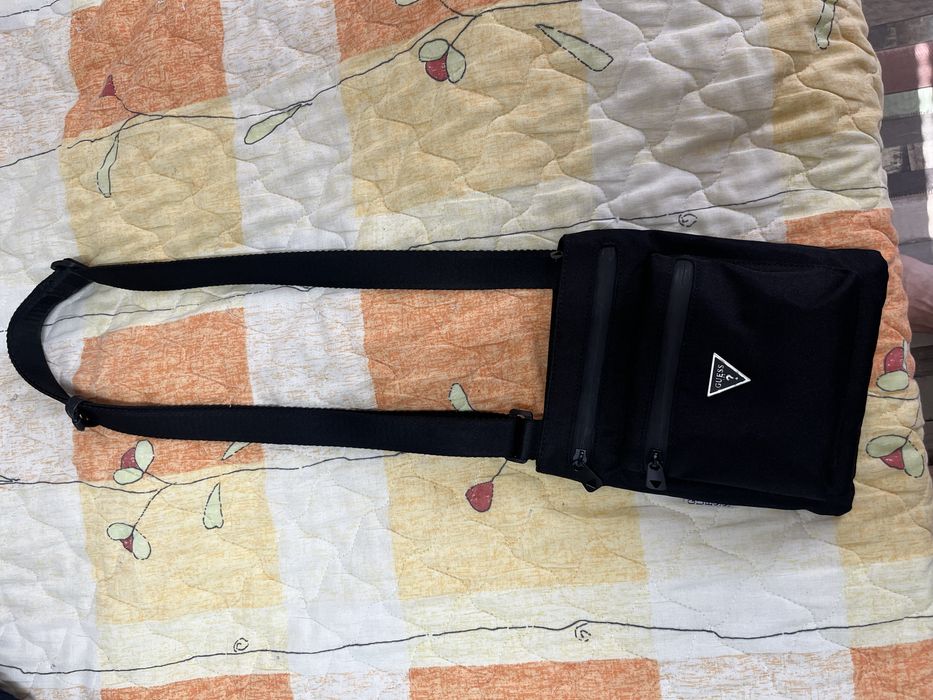 Чисто нова чанта guess
