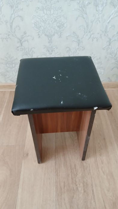 Табуретку продам