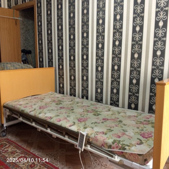 Кровать для инвалидов, пенсионеров