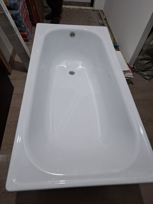 Продаётся ванна новый