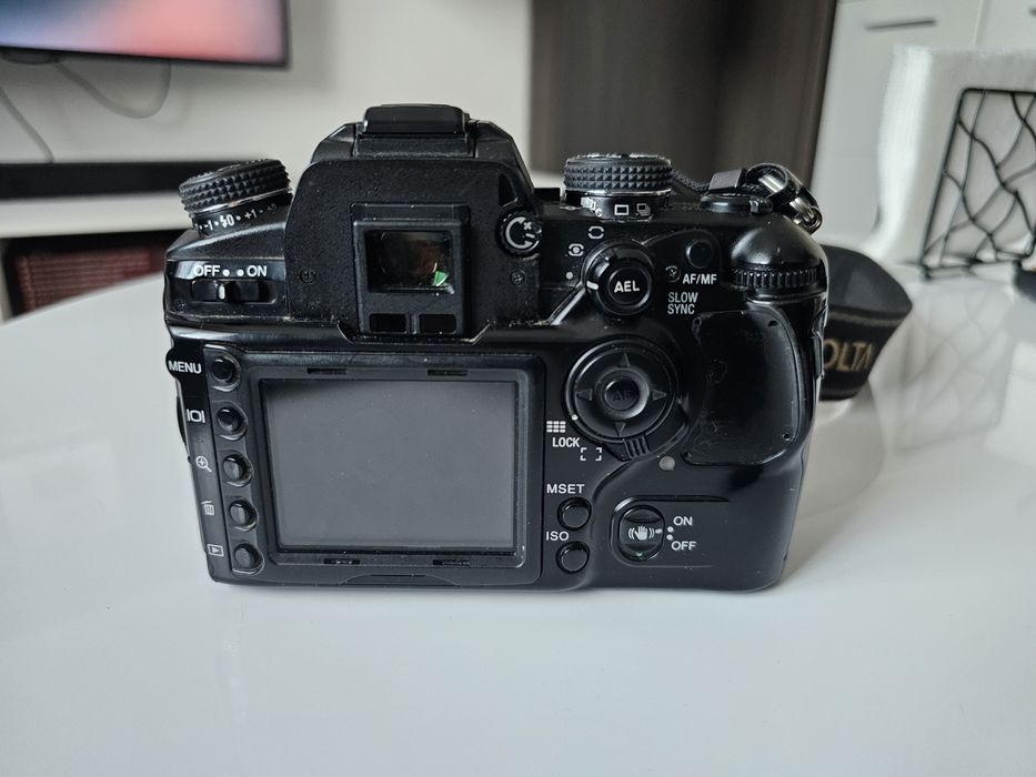 Konica Minolta Dynax 7D Digital SLR 18-55