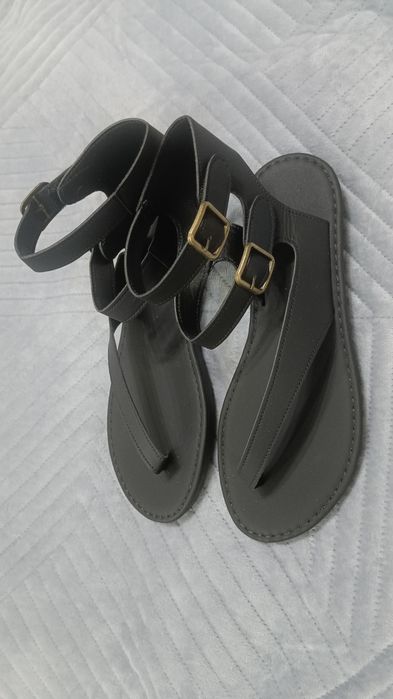 Продам женские сандали