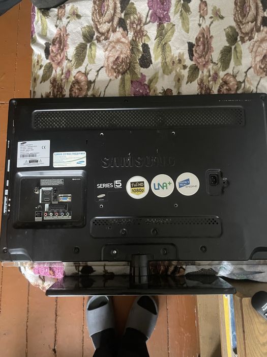 Продам на запчасти самсунг Led tv