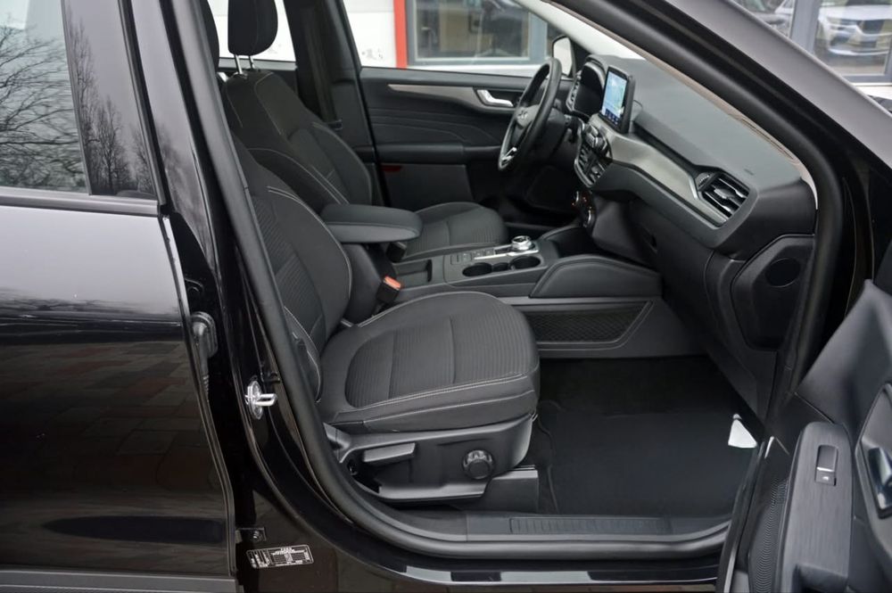 Ford kuga hibrid 2023