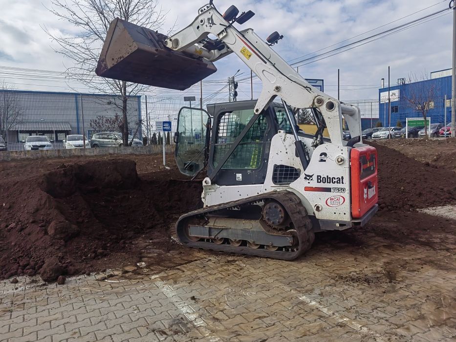 Inchiriere buldoexcavator miniexcavator, Bobcat. Sapat santuri