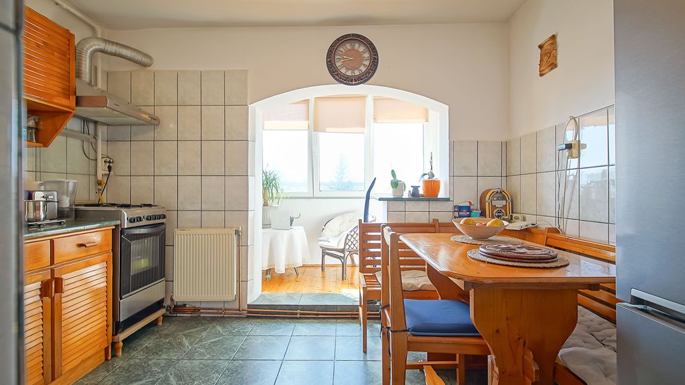 Vând apartament 3 camere, Triaj, decomandat, 74 mp.