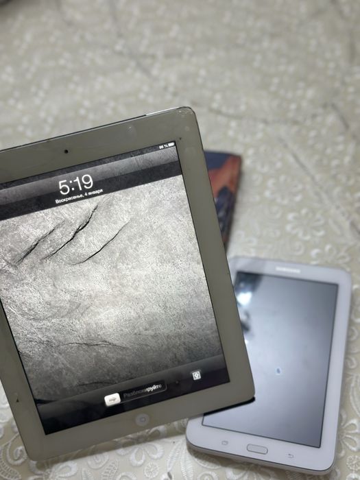 Продам iPad + бонус планшет Samsung