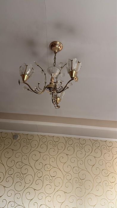 Продам люстры 3шт