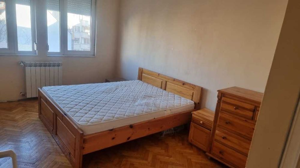 Дава се под наем Тристаен апартамент в Пловдив, Кършияка - 80 кв.м за 382.5 € - Снимка #2