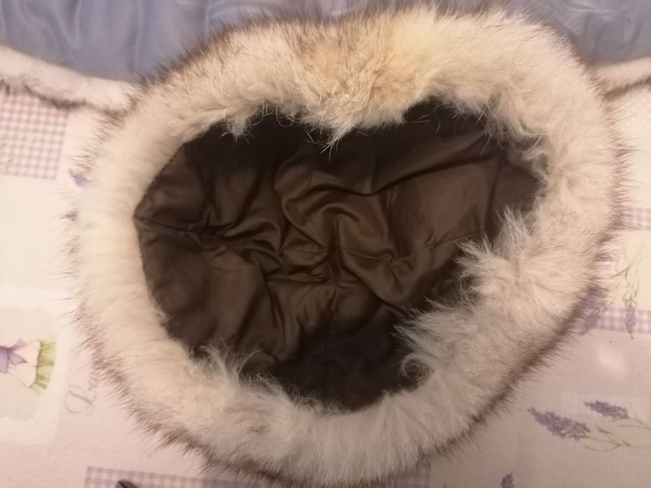 Caciula si guler blana vulpe polara