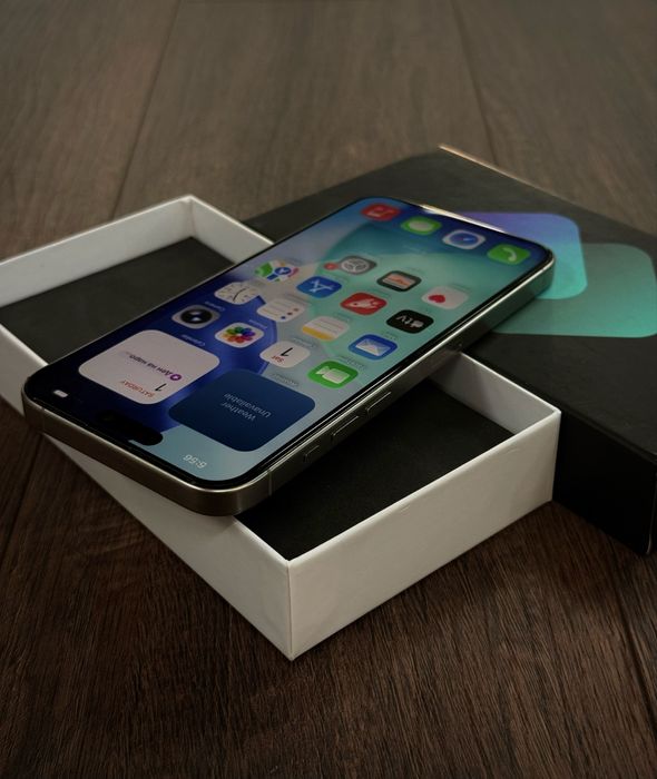 Бартер* 100% батерия* Iphone 15 pro max * като НОВ