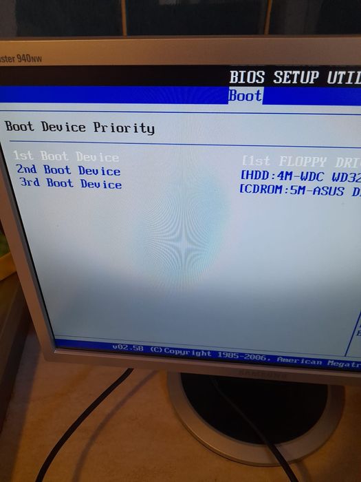 Unitate Asus +monitor Samsung