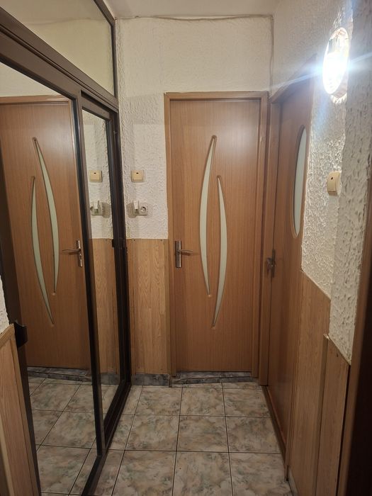 Vând apartament 3 camere