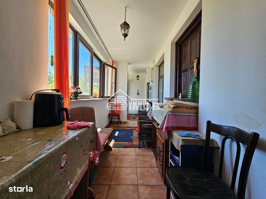 Casă eficientă energetic, cu panouri solare, într-o zonă liniștită – S