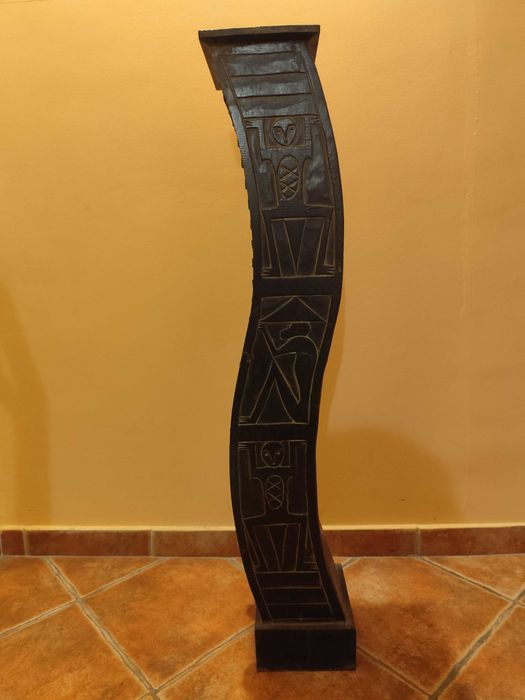 Оригинална, дървена стойка - поставка за дискове