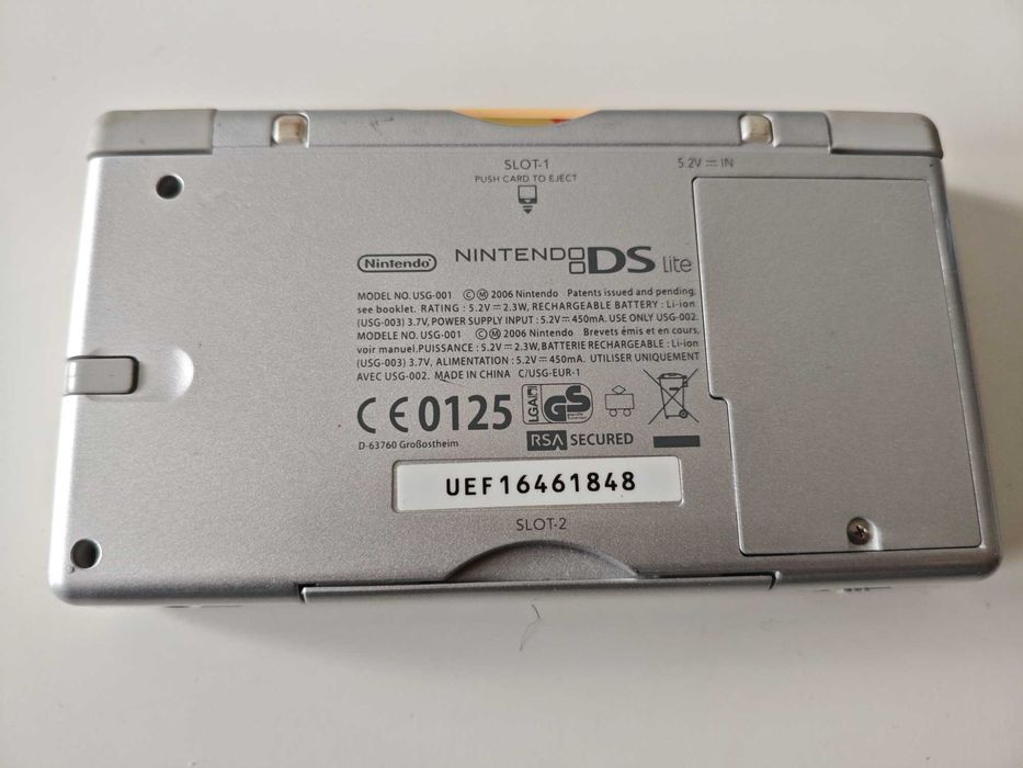 Nintendo DS Lite - качени много игри