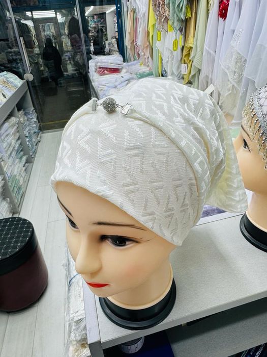 Сиськи, аяқтар, шұлықтар