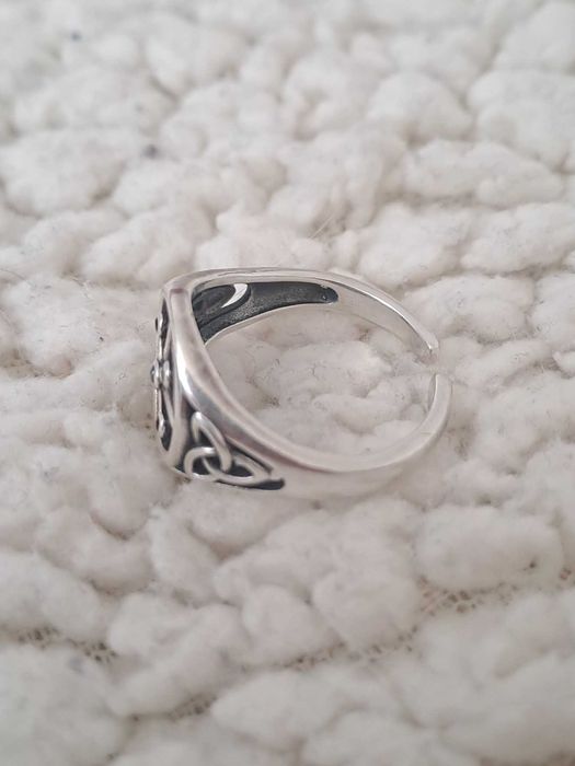 Сребърен пръстен S925 Компас с камъни и трикверта, универсален размер