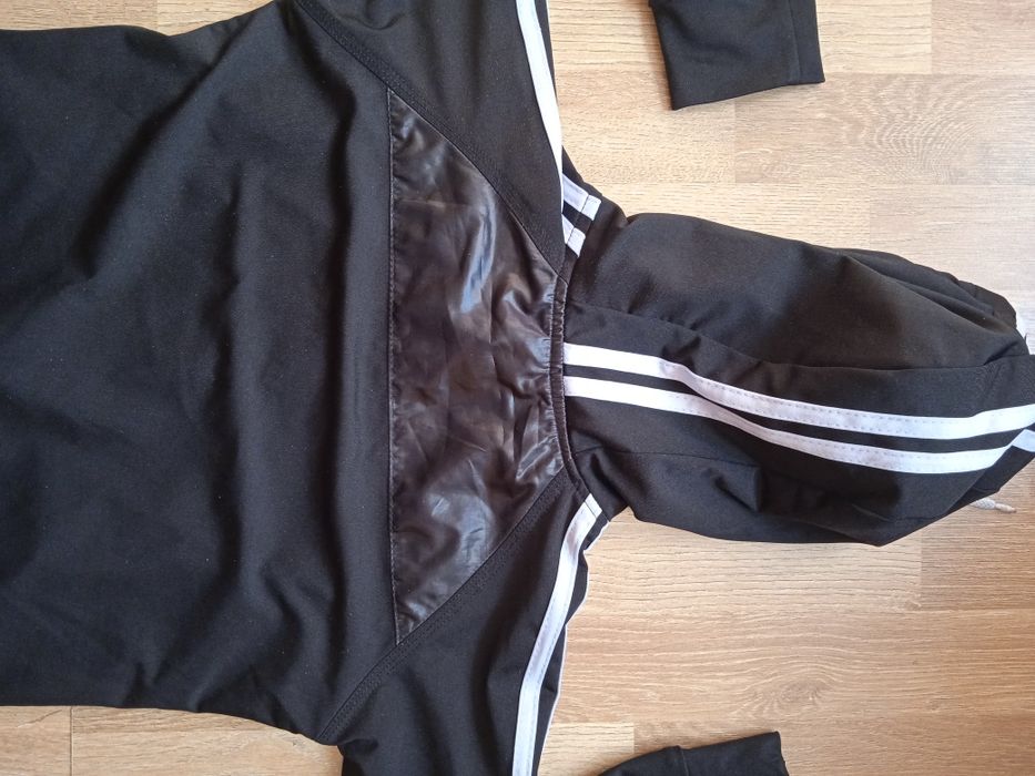 Спортен екип с качулка и грейка