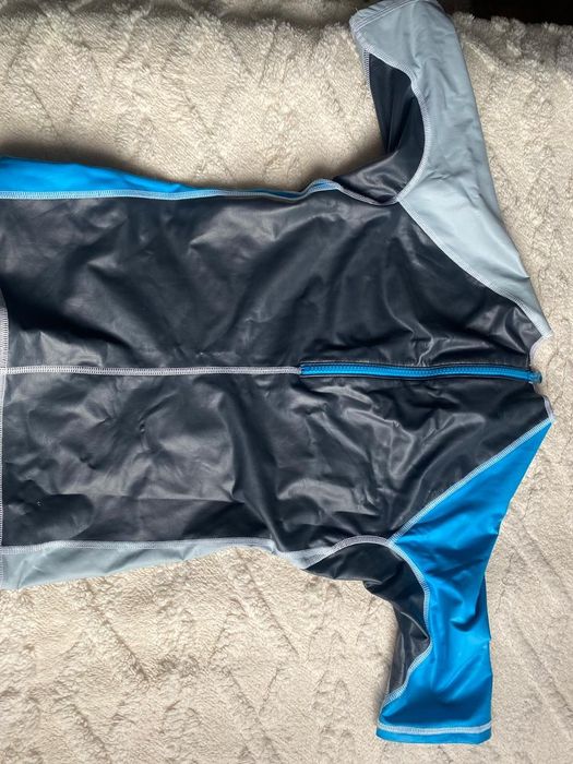 Кофта для плавания и гидрокостюм