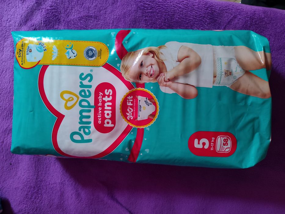 Pampers 5 chiloti 2 pachete 100 lei