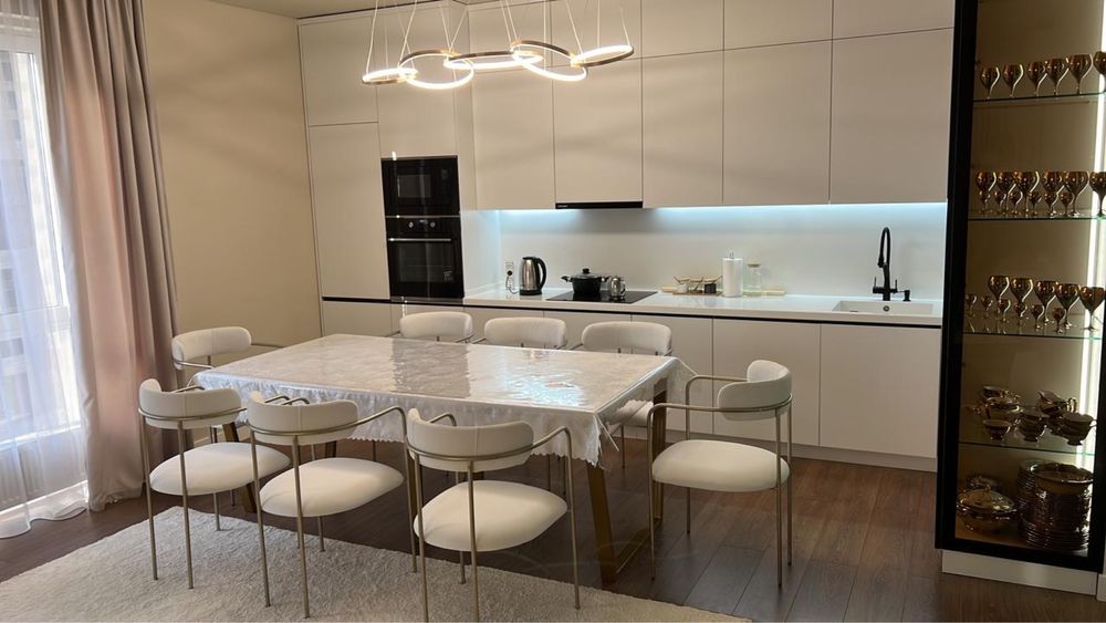 продам стол и стулья