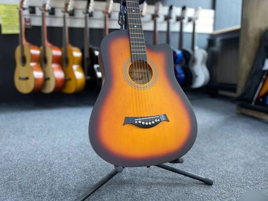 38 razmer akustik gitara