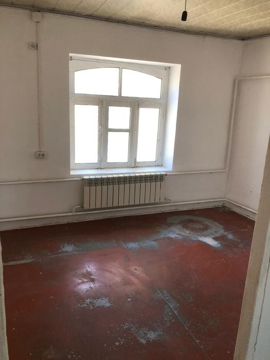 Продаётся дом в хорошем районе.