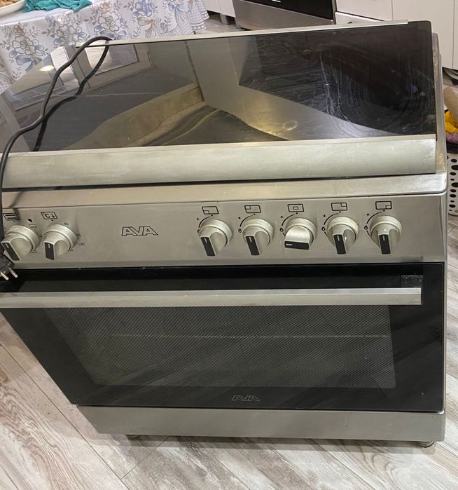 Продам газ плиту