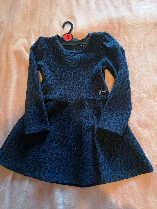 Vând rochiță guess 5 ani