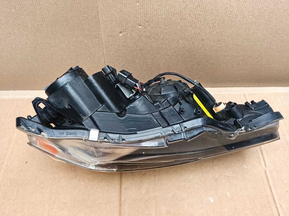 Десен фар за Mitsubishi Outlander 2 Xenon Facelift