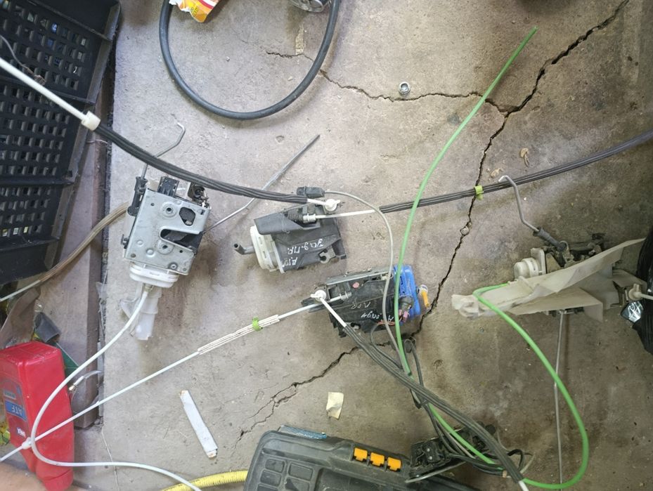 Запчасти на Ауди с4