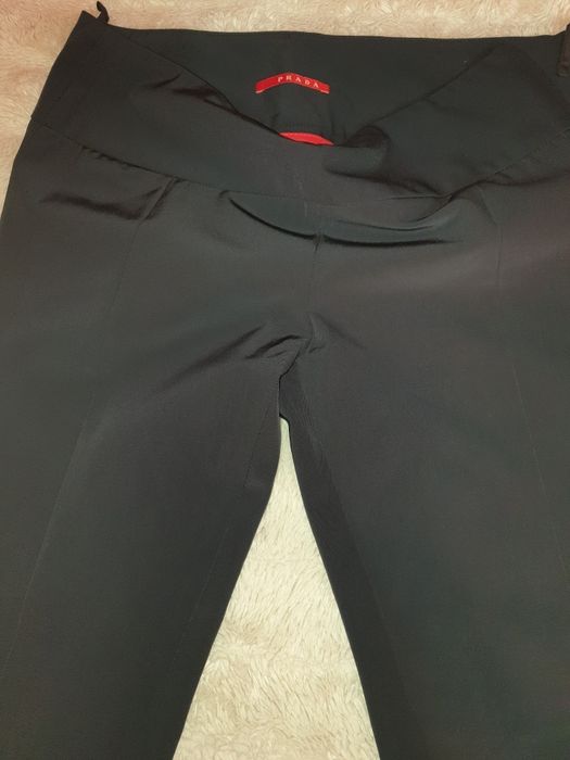Ofer spre vânzare pantaloni de brend !