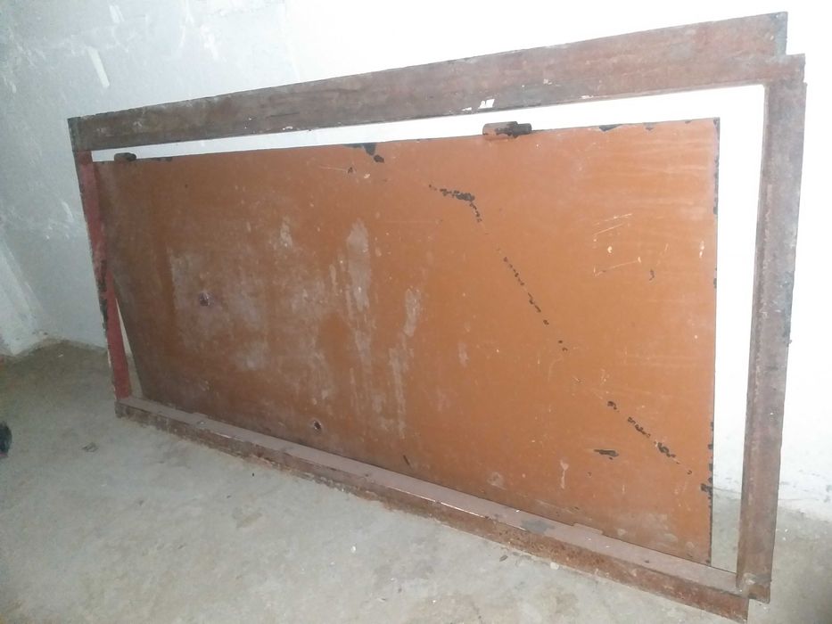 Продам входную дверь