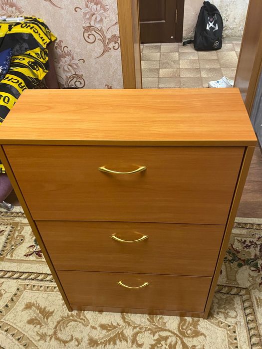 Продам  обувницу